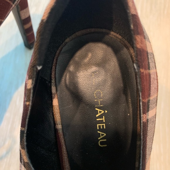 Le Chateau Plaid Booties. - Picture 6 of 6